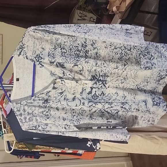 Clothes - Picture 17 of 17